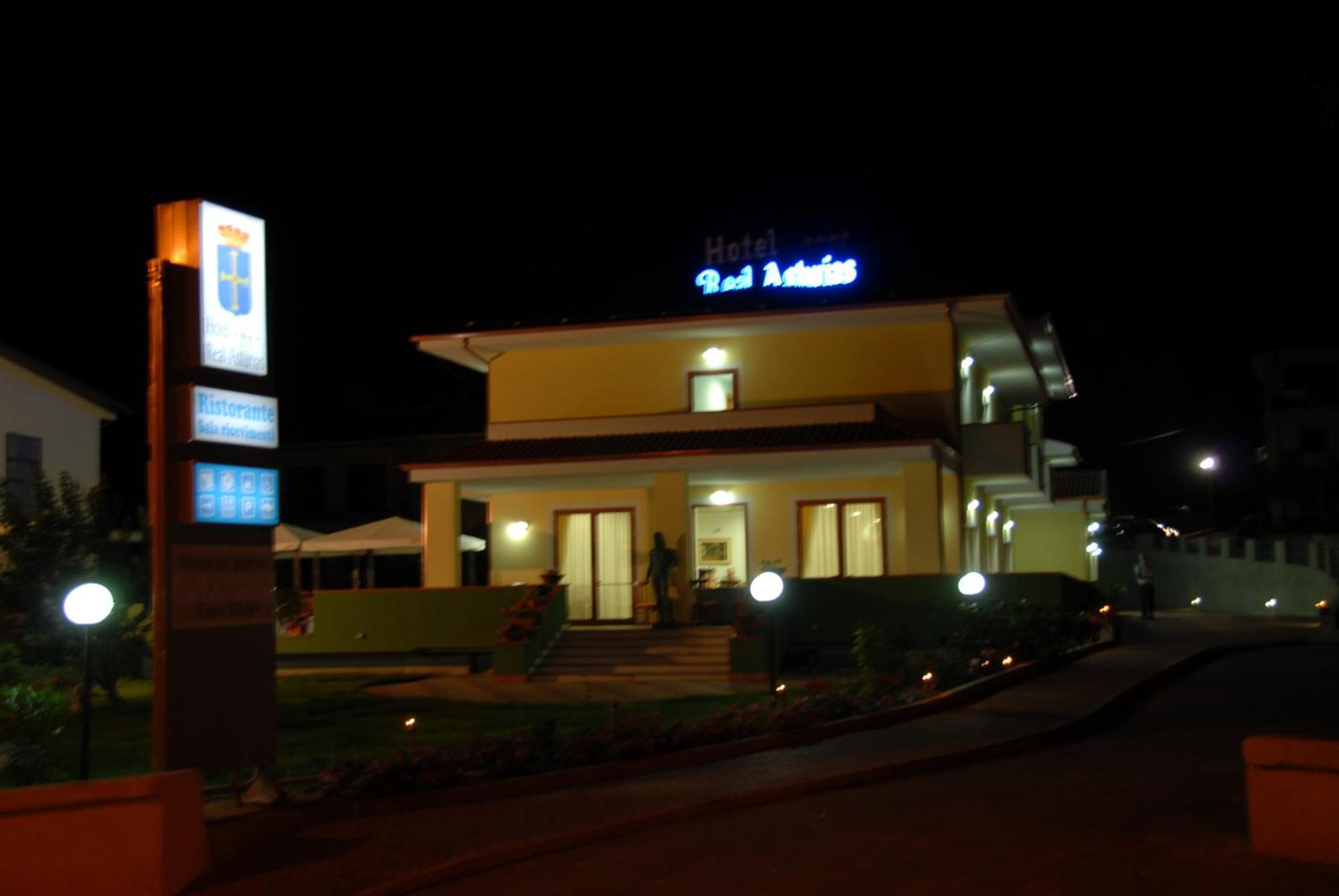 Real Asturias Hotel Acquappesa Eksteriør bilde