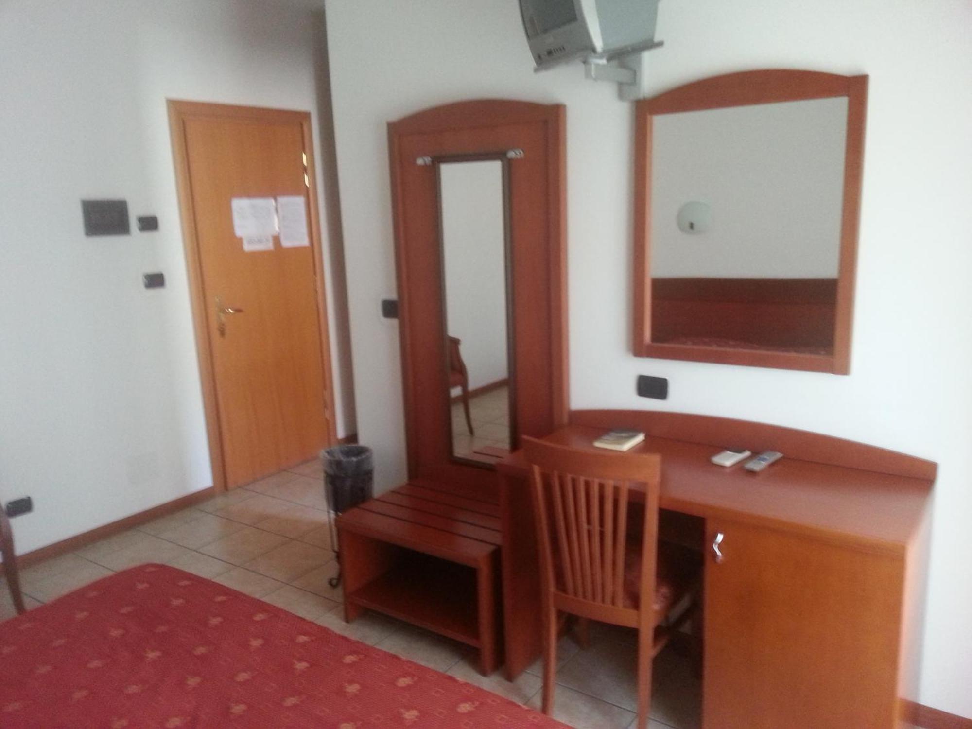 Real Asturias Hotel Acquappesa Rom bilde